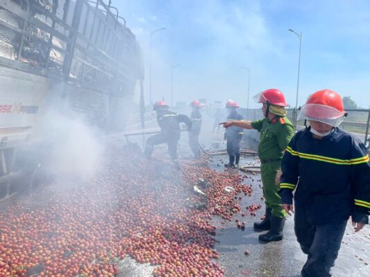 cháy xe tải